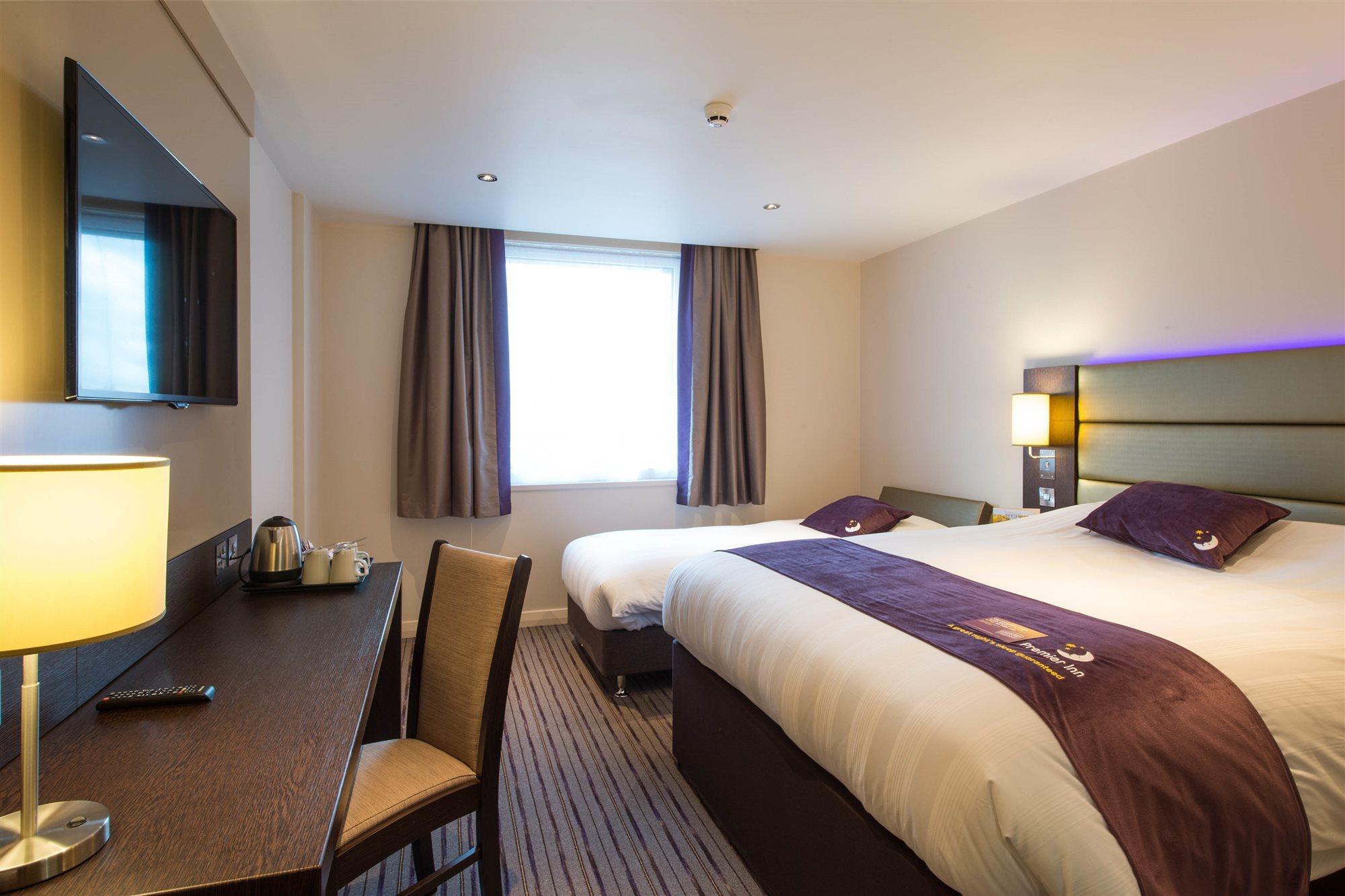 Premier Inn Manchester City Centre Экстерьер фото