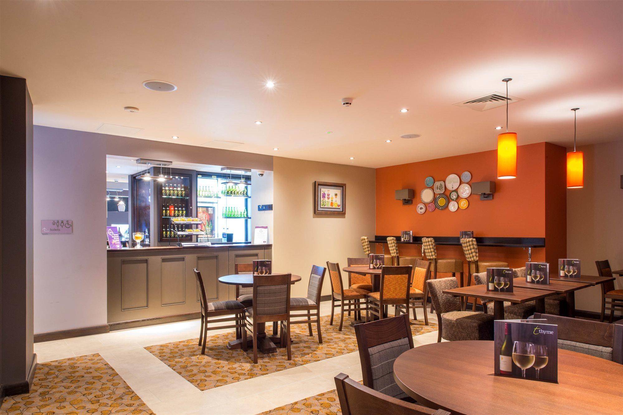 Premier Inn Manchester City Centre Экстерьер фото