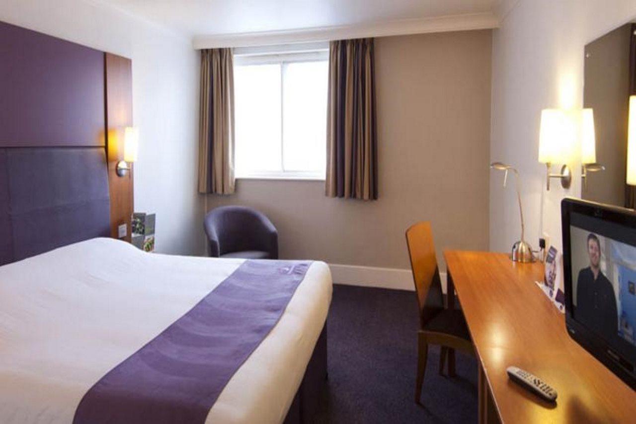 Premier Inn Manchester City Centre Экстерьер фото