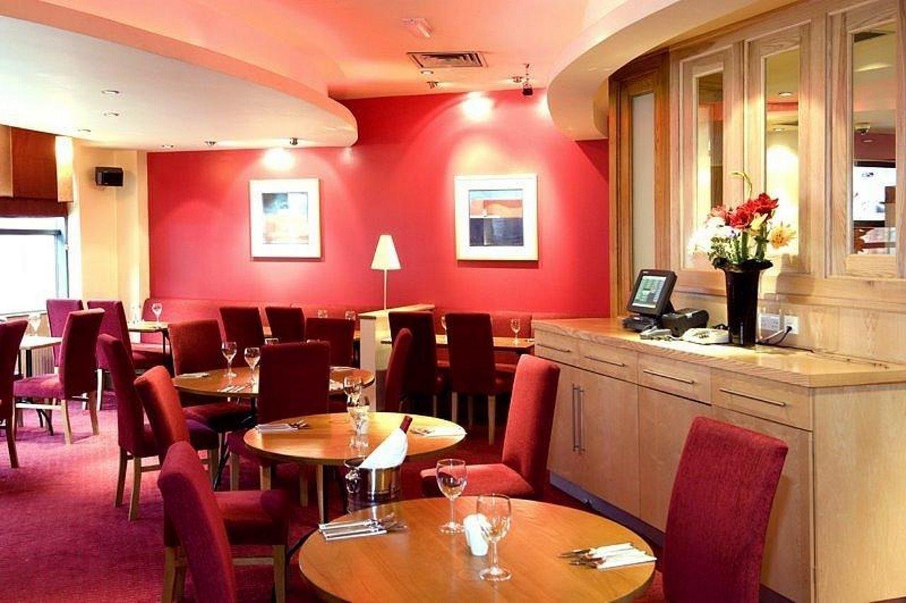 Premier Inn Manchester City Centre Экстерьер фото