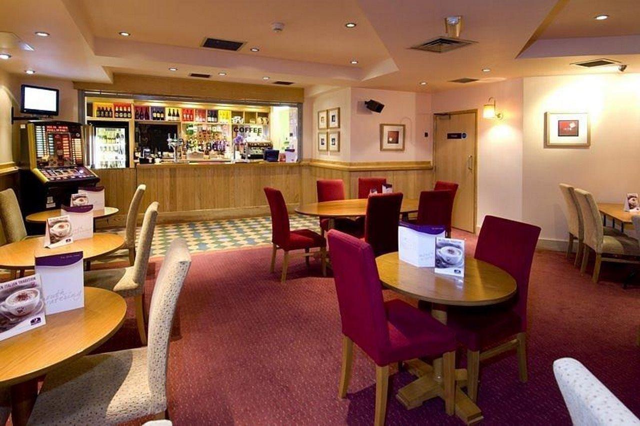 Premier Inn Manchester City Centre Экстерьер фото
