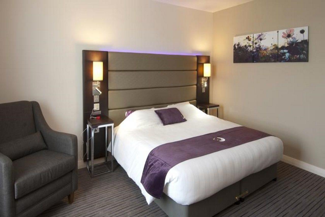 Premier Inn Manchester City Centre Экстерьер фото