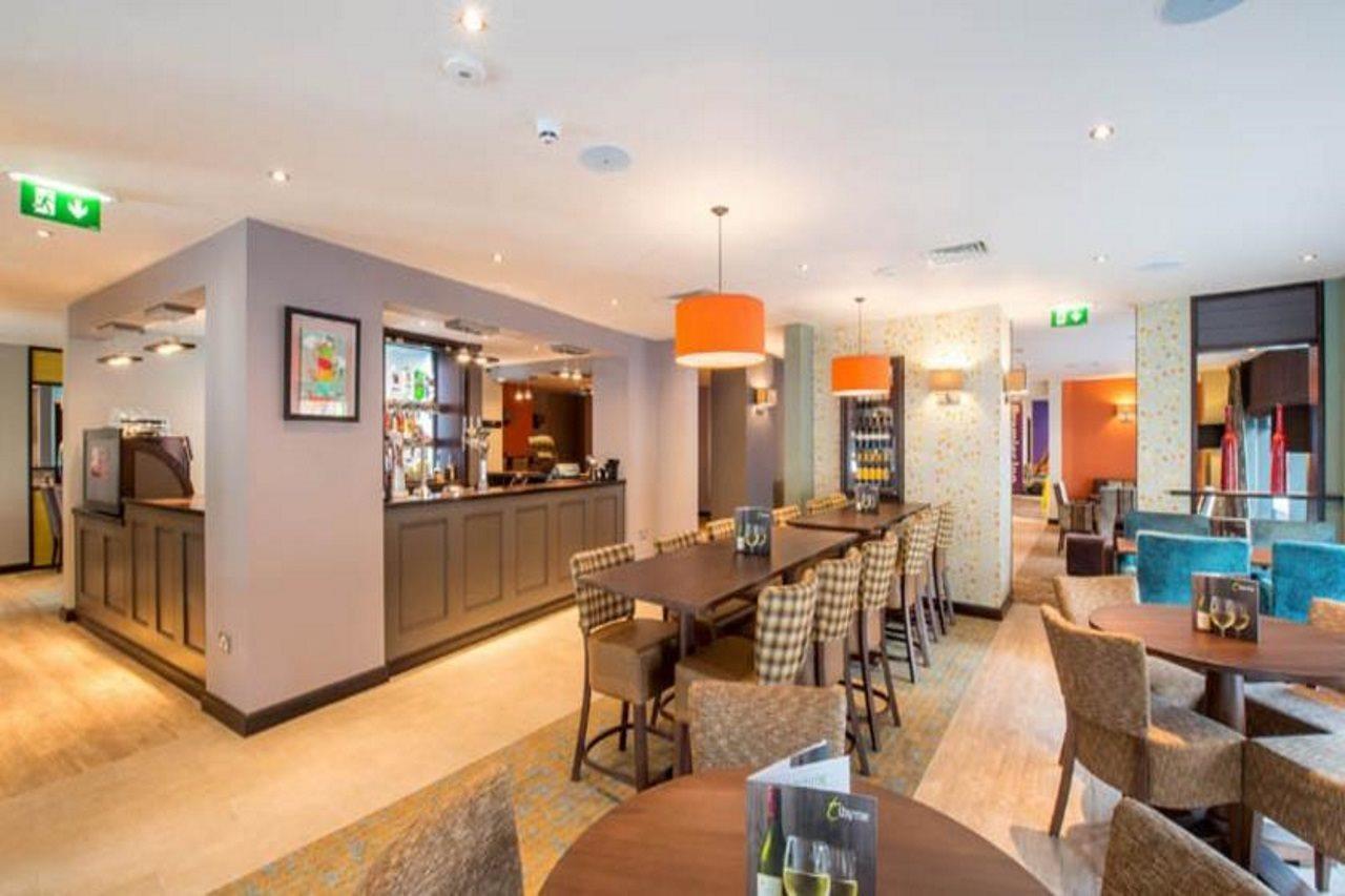 Premier Inn Manchester City Centre Экстерьер фото