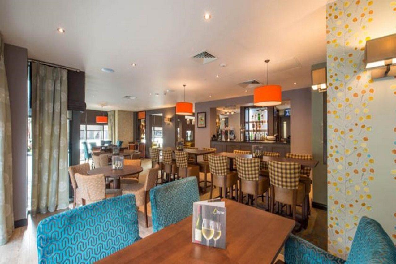 Premier Inn Manchester City Centre Экстерьер фото